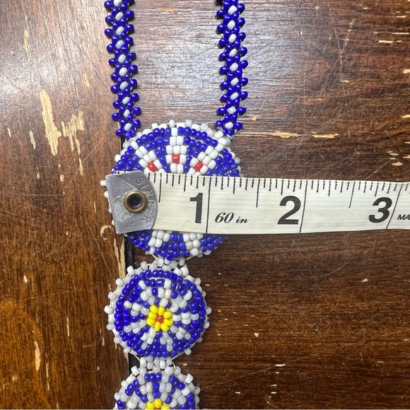 VTG Native American style seed bead beaded necklace on leather backed pendant - Picture 14 of 14
